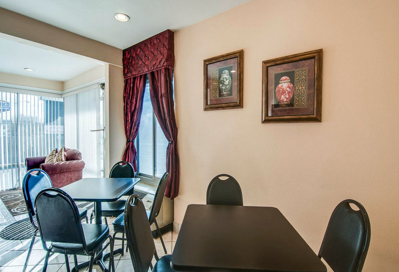 Hotel Econo Lodge Civic Center  | Roanoke | Virginia | United States 3