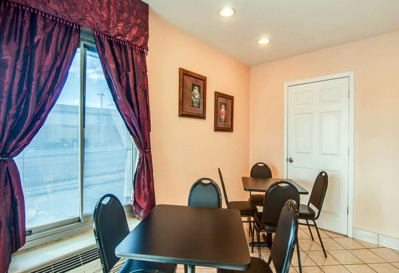 Hotel Econo Lodge Civic Center  | Roanoke | Virginia | United States 4