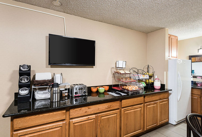 Hotel Econo Lodge Lynchburg  | Lynchburg | Virginia | United States 1