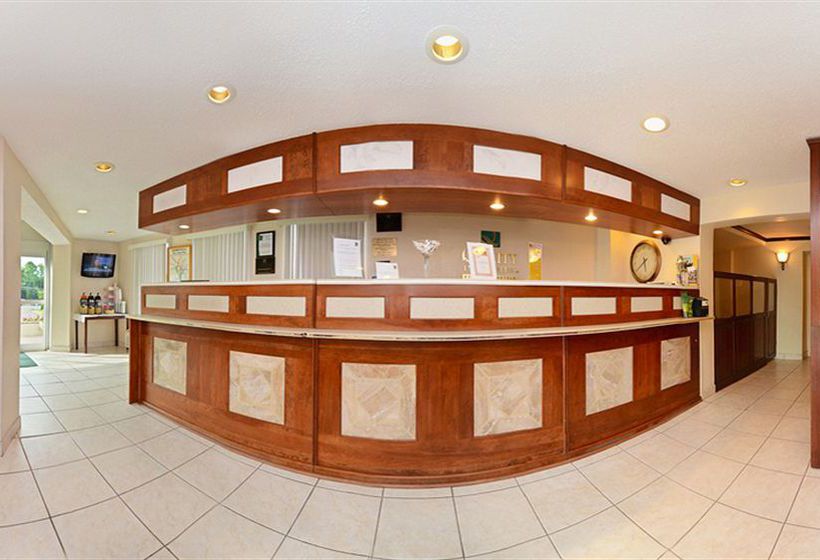 Hotel Quality Inn & Suites Near Ft. Belvoir 