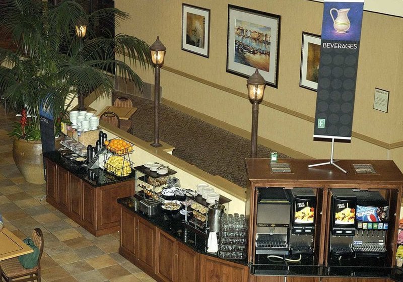 Hotel Embassy Suites Portland Washington Square  | Tigard | Oregon | Estados Unidos 18