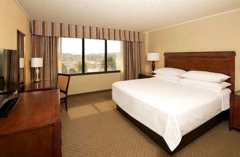 Hotel Embassy Suites Portland Washington Square  | Tigard | Oregon | Estados Unidos 2