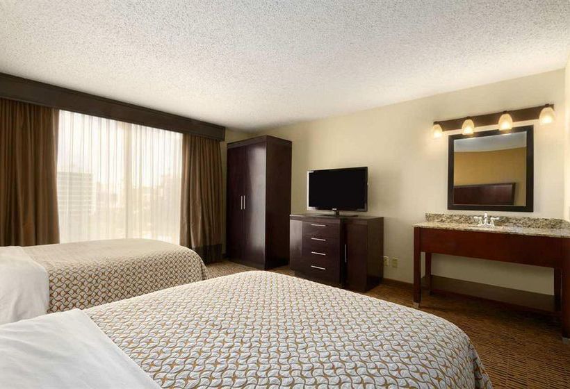 Hotel Embassy Suites Dallas - Market Center  | Dallas | Texas | United States 20