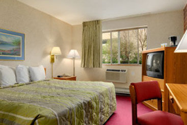 Hotel Super 8 Milwaukee West  | Wauwatosa | Wisconsin | United States 3