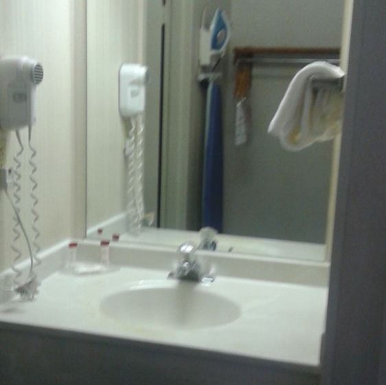 Hotel Ramada Inn Conference Center  | Greensboro | North Carolina | United States 4