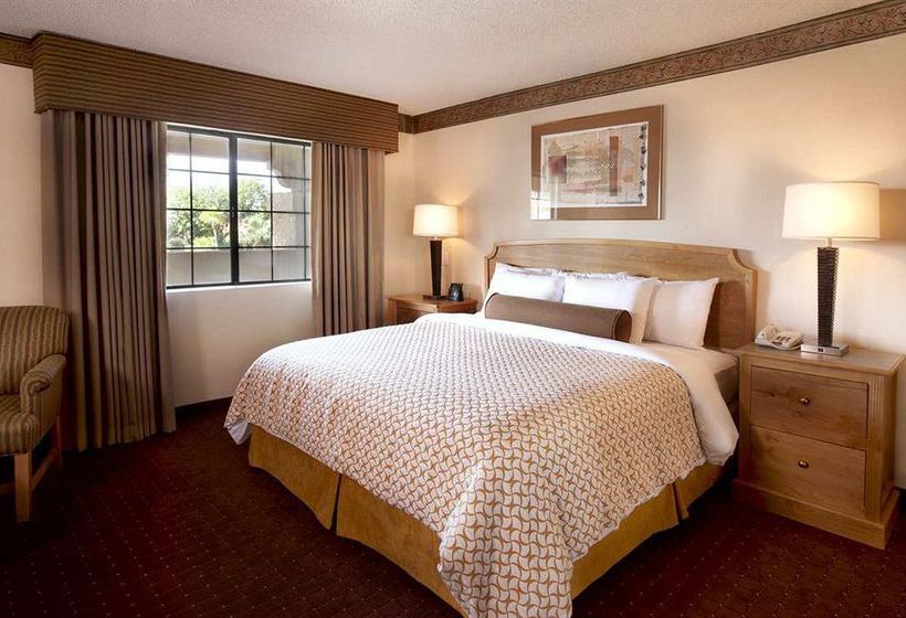 Hotel Embassy Suites Phoenix - North  | Phoenix | Arizona | United States 18