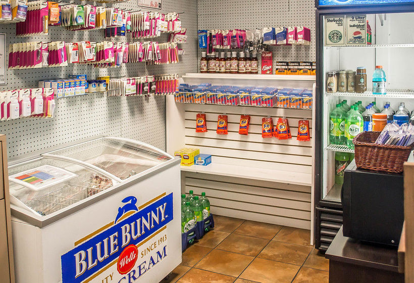 Hotel Quality Inn & Suites Rainwater Park  | Sandusky | Ohio | United States 16