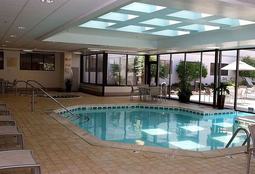 Hotel Embassy Suites Detroit Metro Airport  | Romulus | Michigan | United States 12