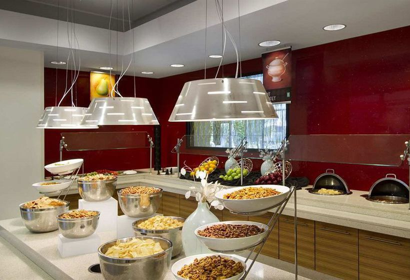 Hotel Embassy Suites Detroit Metro Airport  | Romulus | Michigan | United States 13