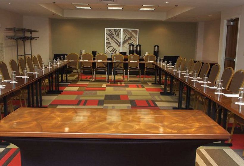 Hotel Embassy Suites Detroit Metro Airport  | Romulus | Michigan | United States 19