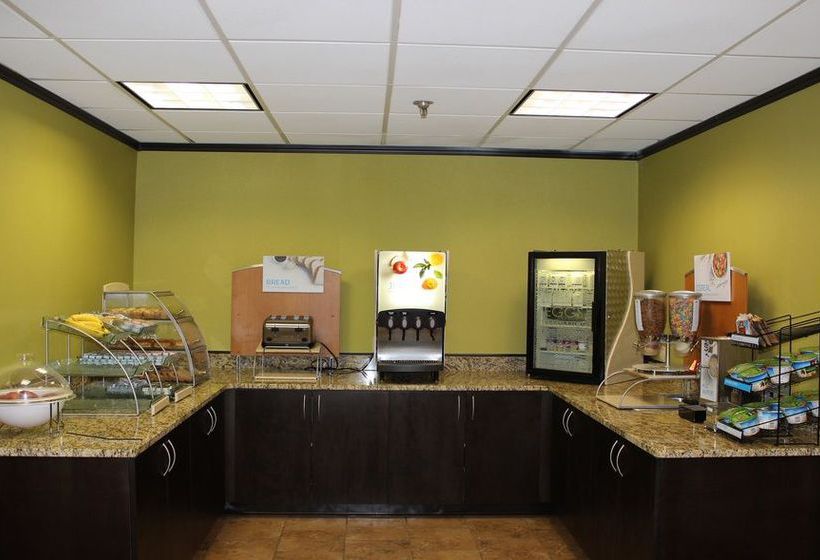 Hotel Holiday Inn Express Forsyth  | Forsyth | Georgia | United States 18