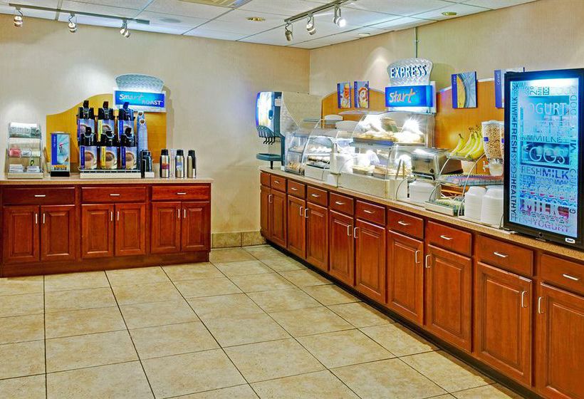 Hotel Holiday Inn Express Memphis Medical Center Midtown  | Memphis | Tennessee | United States 6