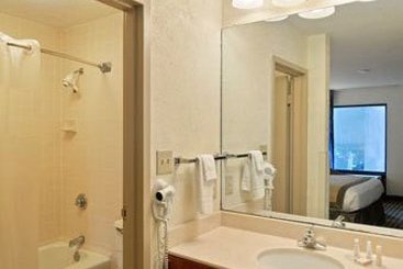 Hotel Baymont Inn & Suites Macon Riverside Drive  | Macon | Georgia | United States 1