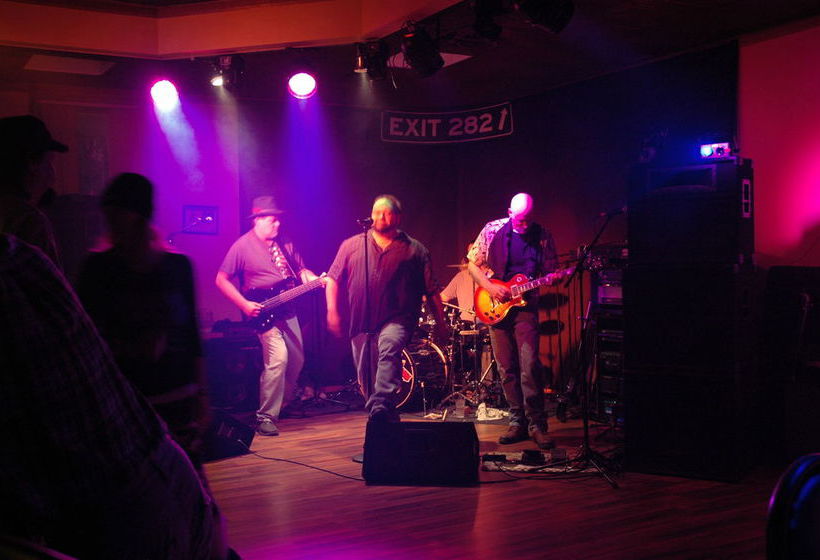 Alpine Lodge Magnuson Hotel  | Gaylord | Michigan | United States 3