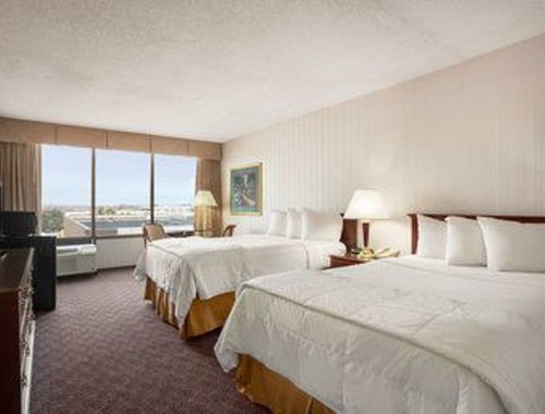Hotel Ramada Elyria Elyria Ohio