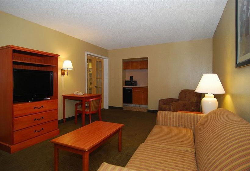 Hotel Quality Inn & Suites  | Odessa | Texas | United States 2