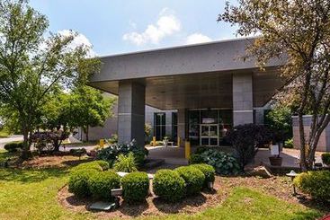 Metroplex Hotel & Conference Center 