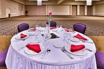 Metroplex Hotel & Conference Center  | Girard | Ohio | United States 15