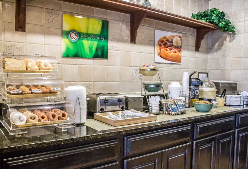 Hotel Quality Inn & Conference Center  | Akron | Ohio | United States 16