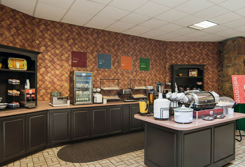 Hotel Comfort Inn & Suites Danville  | Danville | Virginia | United States 3