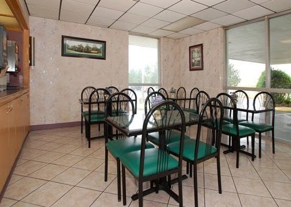 Hotel Econo Lodge Airport   | Tulsa | Oklahoma | United States 5