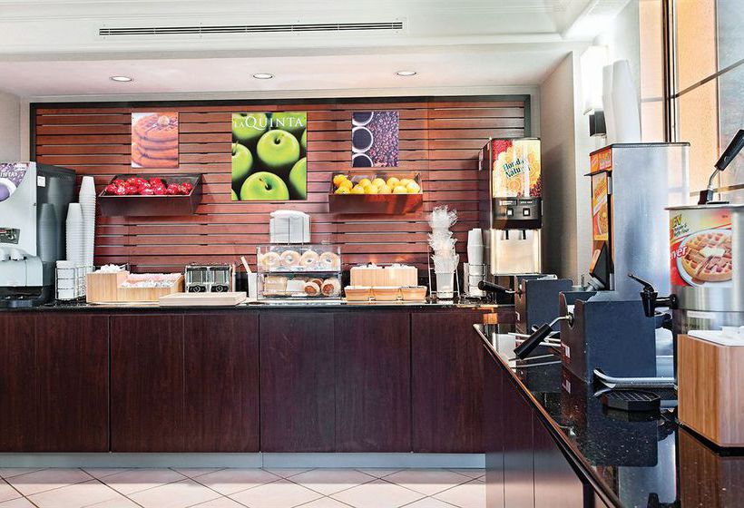 Hotel La Quinta Inn Champaign  | Champaign | Illinois | United States 8