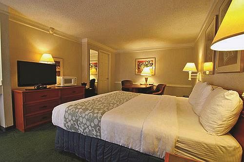 Hotel La Quinta Inn Denton  | Denton | Texas | United States 2