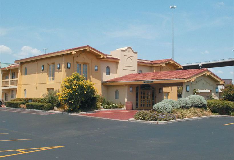 Hotel La Quinta Motor Inn Highland Mall 