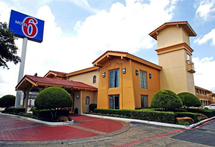 Motel 6 Dallas Farmers Branch