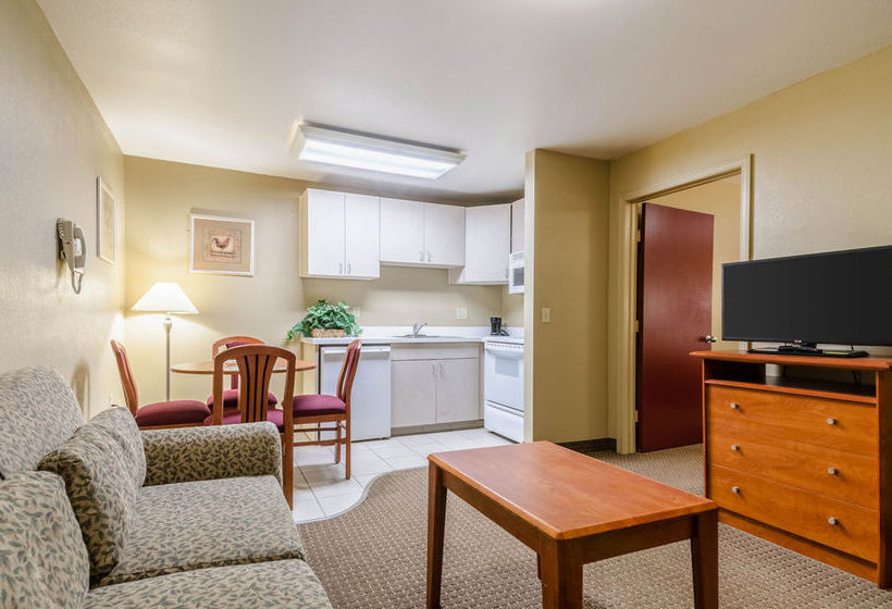 Hotel Econo Lodge Inn & Suites Overland Park  | Overland Park | Kansas | United States 9
