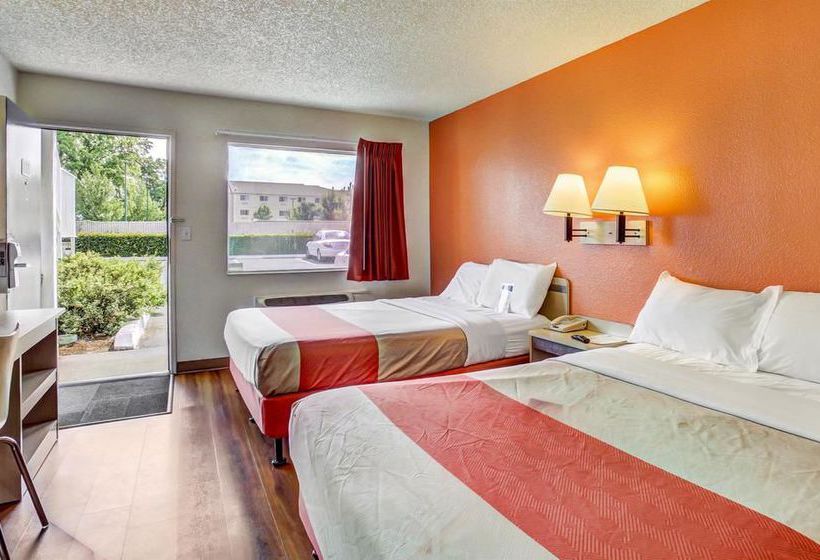 Motel 6 Medford North   | Medford | Oregon | United States 16