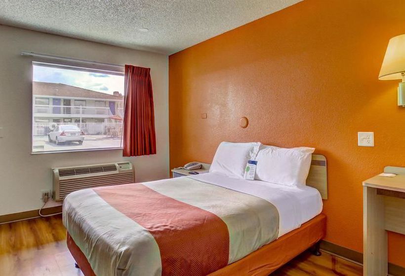 Motel 6 Medford North   | Medford | Oregon | United States 19
