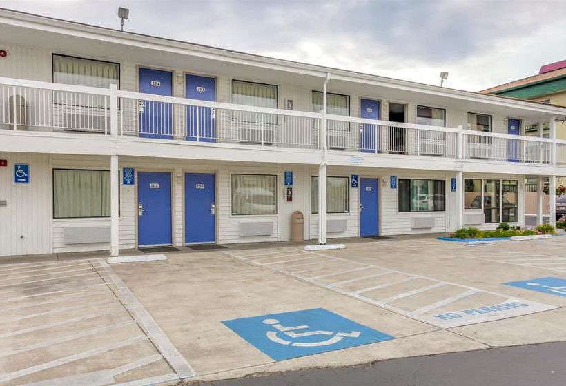 Motel 6 Medford North   | Medford | Oregon | United States 4