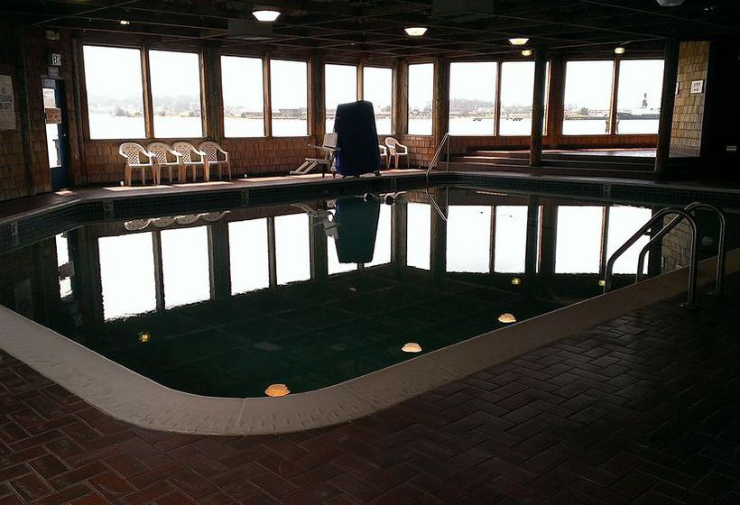 Embarcadero Resort Hotel  | Newport | Oregon | United States 19