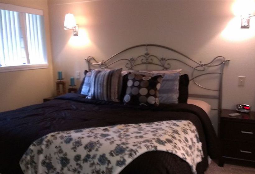 Embarcadero Resort Hotel  | Newport | Oregon | United States 9