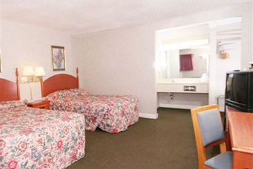 Hotel Regency Inn & Suites Greensboro  | Greensboro | North Carolina | United States 2