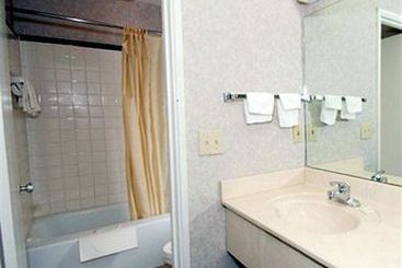 Hotel Regency Inn & Suites Greensboro  | Greensboro | North Carolina | United States 3