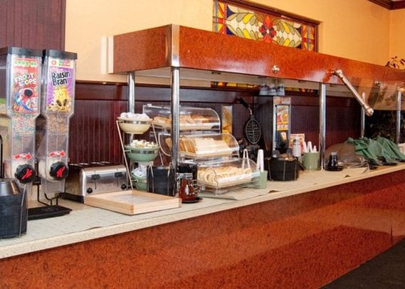 Hotel Quality Inn & Conference Center   | Richmond | Indiana | United States 2