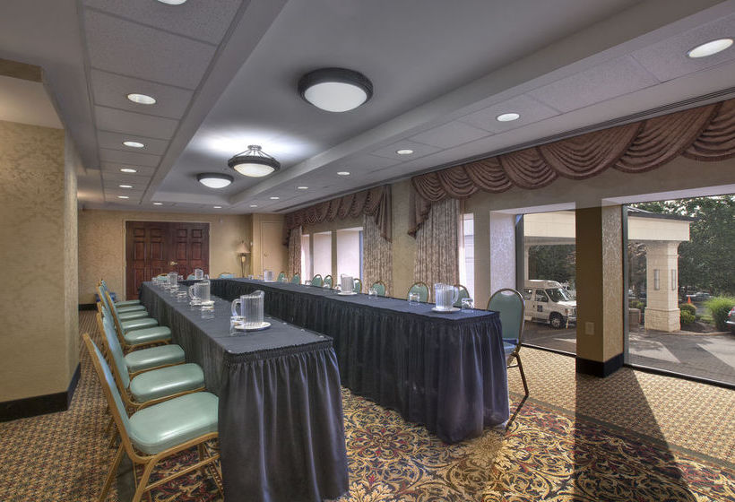 Clarion Collection Hotel Arlington Court Suites  | Arlington | Virginia | United States 10