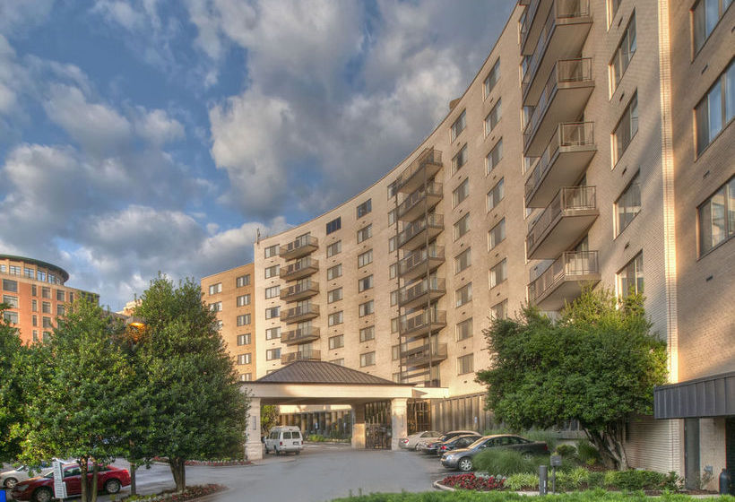 Clarion Collection Hotel Arlington Court Suites  | Arlington | Virginia | United States 13