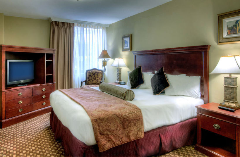 Clarion Collection Hotel Arlington Court Suites  | Arlington | Virginia | United States 6