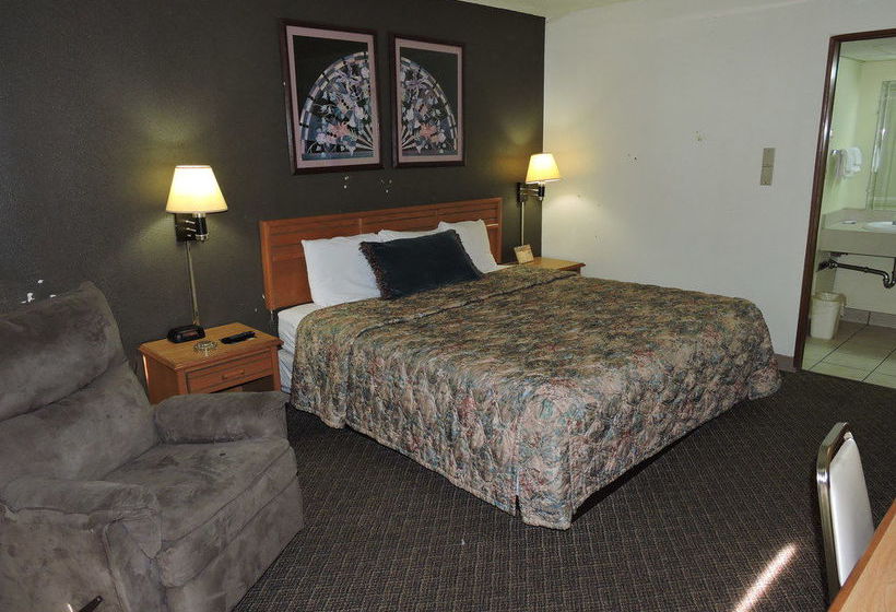 Hotel Budget Host Inn  | Hutchinson | Kansas | United States 13