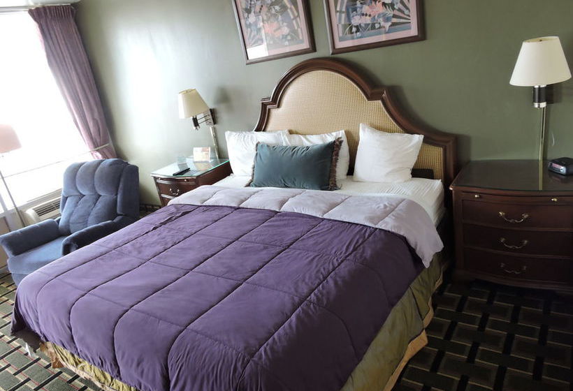 Hotel Budget Host Inn  | Hutchinson | Kansas | United States 14