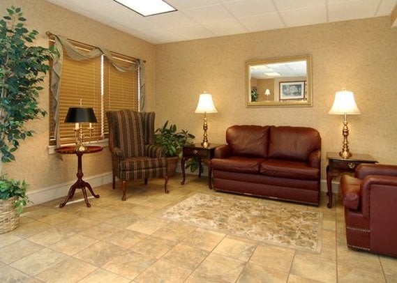 Hotel Quality Inn & Suites Skyways New Castle  | New Castle | Delaware | United States 2