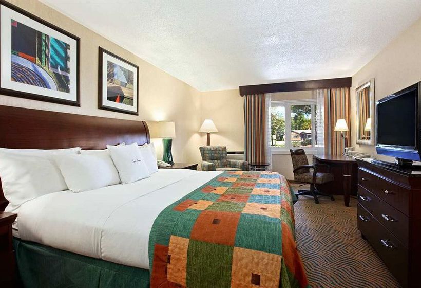 DoubleTree by Hilton Hotel Burlington  | South Burlington | Vermont | United States 11