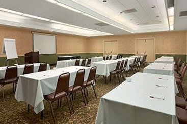 Hotel Ramada Inn  | Burlington | North Carolina | United States 14