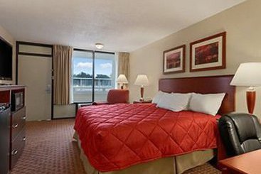 Hotel Ramada Inn  | Burlington | North Carolina | United States 8