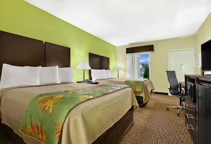 Hotel Super 8 Asheville  | Asheville | North Carolina | United States 2