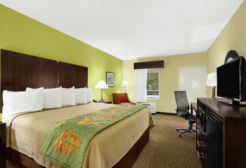 Hotel Super 8 Asheville  | Asheville | North Carolina | United States 3