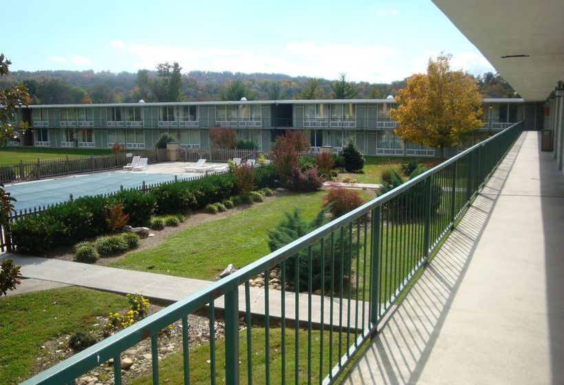 Americourt Hotel & Conference Center 